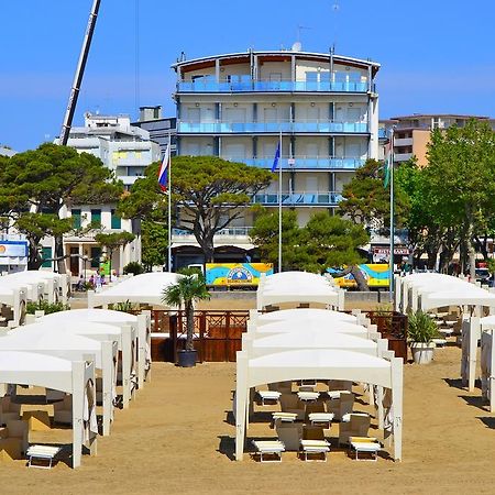 Sunbeach Apartments Lignano Sabbiadoro Eksteriør billede