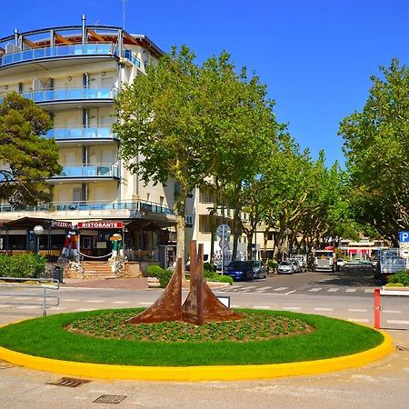 Sunbeach Apartments Lignano Sabbiadoro Eksteriør billede