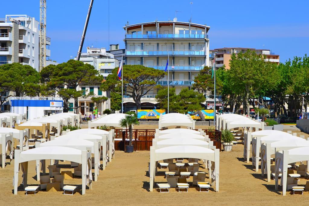 Sunbeach Apartments Lignano Sabbiadoro Eksteriør billede