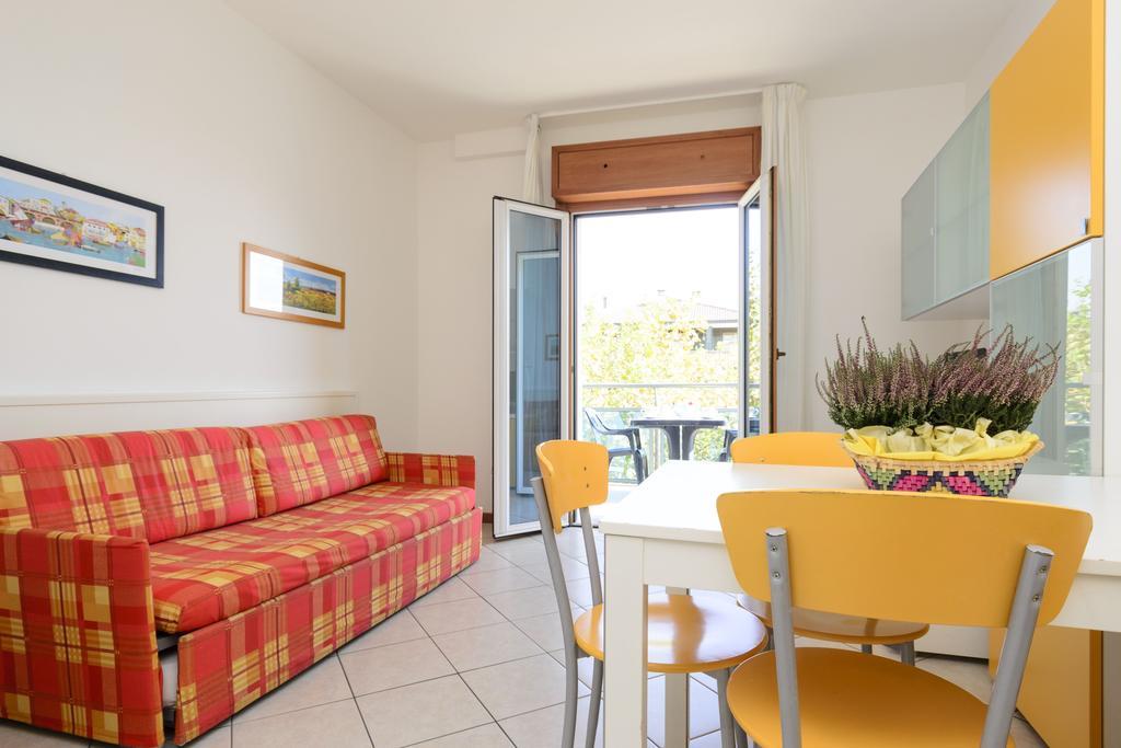 Sunbeach Apartments Lignano Sabbiadoro Eksteriør billede